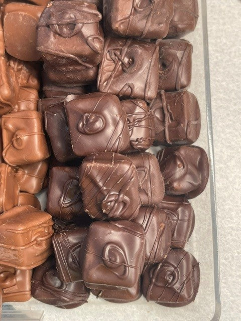 16pc Custom Cream Box