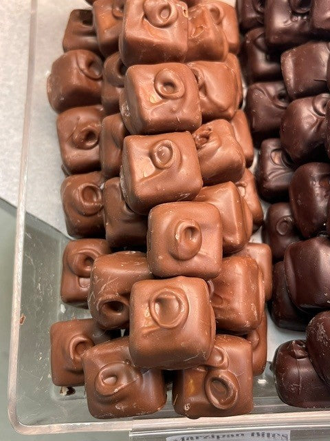 16pc Custom Cream Box