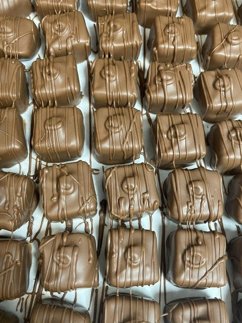 16pc Custom Cream Box