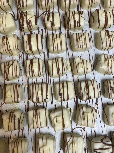 16pc Custom Cream Box